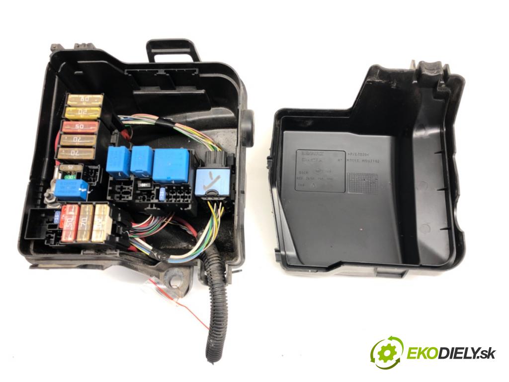 DACIA DOKKER nadwozie wielkoprzestrzenne (MPV) (KE_) 2012 - 2022    1.5 dCi / Blue dCi 75 (KEAJ, KEAH, KEJW) 55 kW [75 KM] olej napędowy 2012 - 2022  skříňka poistková 243809584R (Pojistkové skříňky)