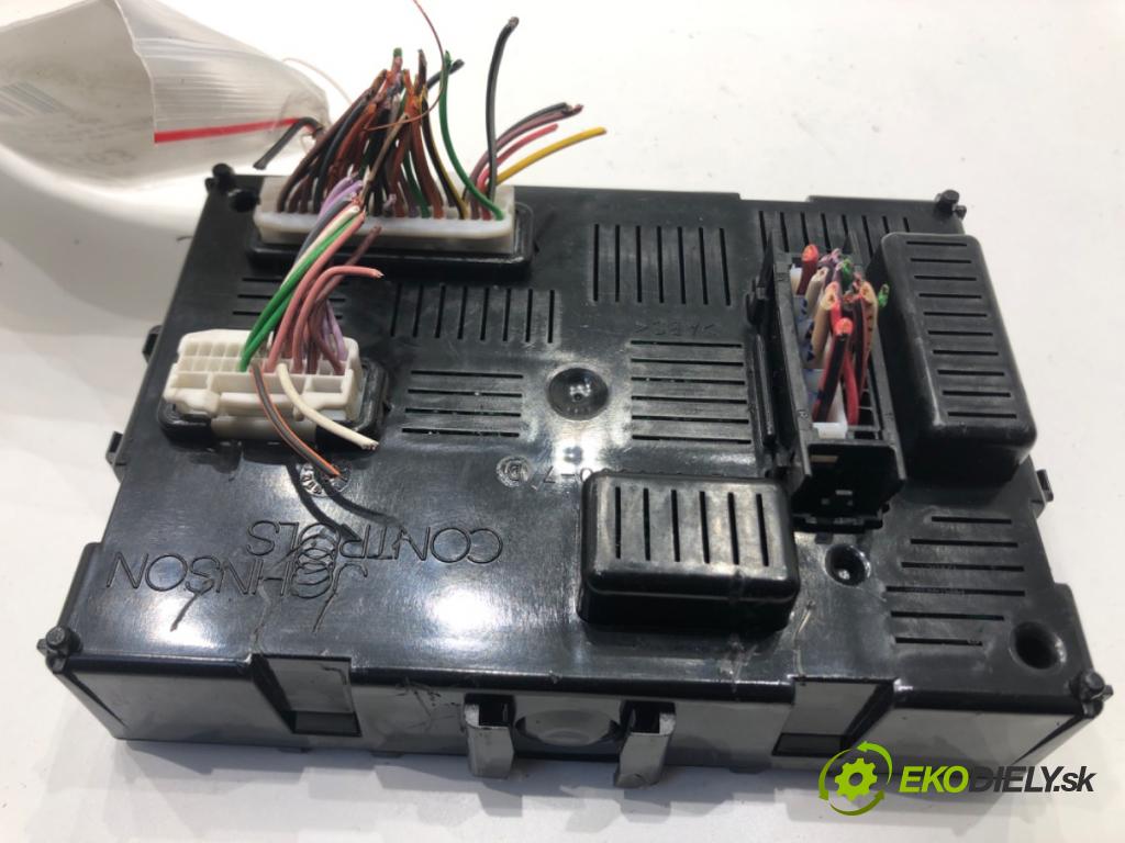 RENAULT CLIO III (BR0/1, CR0/1) 2005 - 2014    1.5 dCi (BR17, CR17) 63 kW [86 KM] olej napędowy 2005 - 2012  Modul BCM 8200652286 (Ostatné)