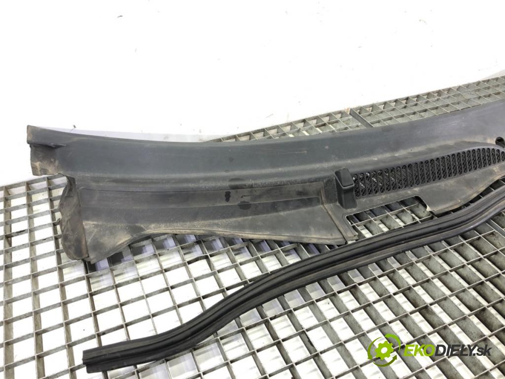 AUDI A3 (8L1) 1996 - 2006    1.6 75 kW [102 KM] benzyna 2000 - 2003  Torpédo, plast pod čelné okno 8L1819415B (Torpéda)