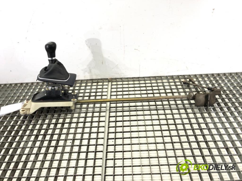 AUDI A3 (8L1) 1996 - 2006    1.6 75 kW [102 KM] benzyna 2000 - 2003  Kulisa 1J0711025G (Rýchlostné páky / kulisy)