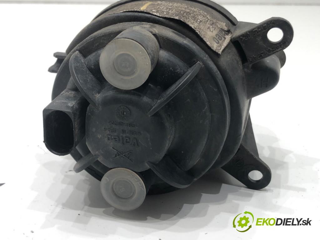 AUDI A3 (8L1) 1996 - 2006    1.6 75 kW [102 KM] benzyna 2000 - 2003  hmlové svetlo, hmlovka pravý přední část 8L0941700A