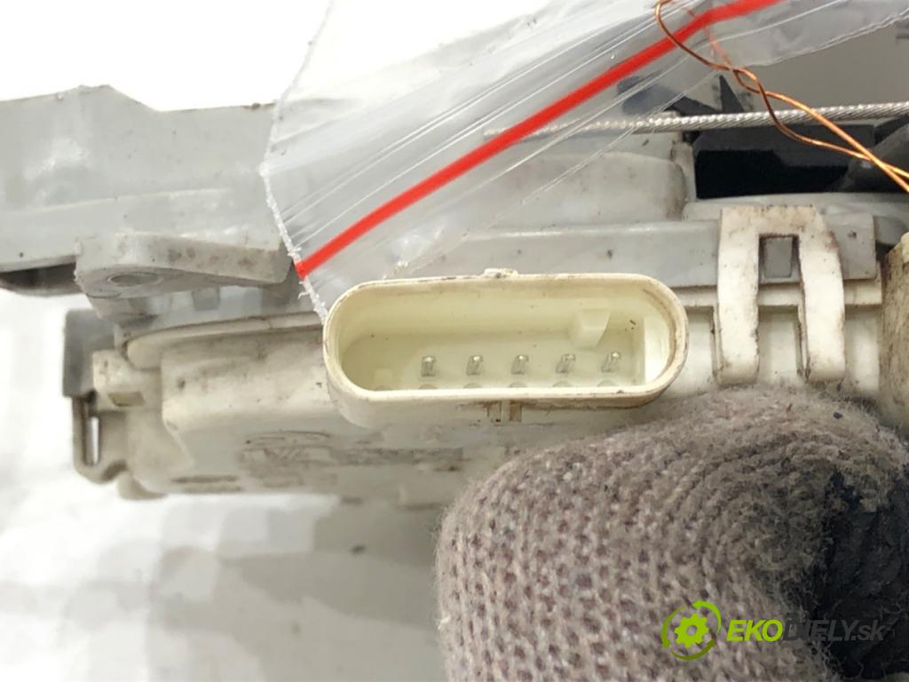 AUDI Q5 (8RB) 2008 - 2017    SQ5 TDI quattro 240 kW [326 KM] olej napędowy 2015 - 2017  zámok dveře pravý zadní část 8K0839016H