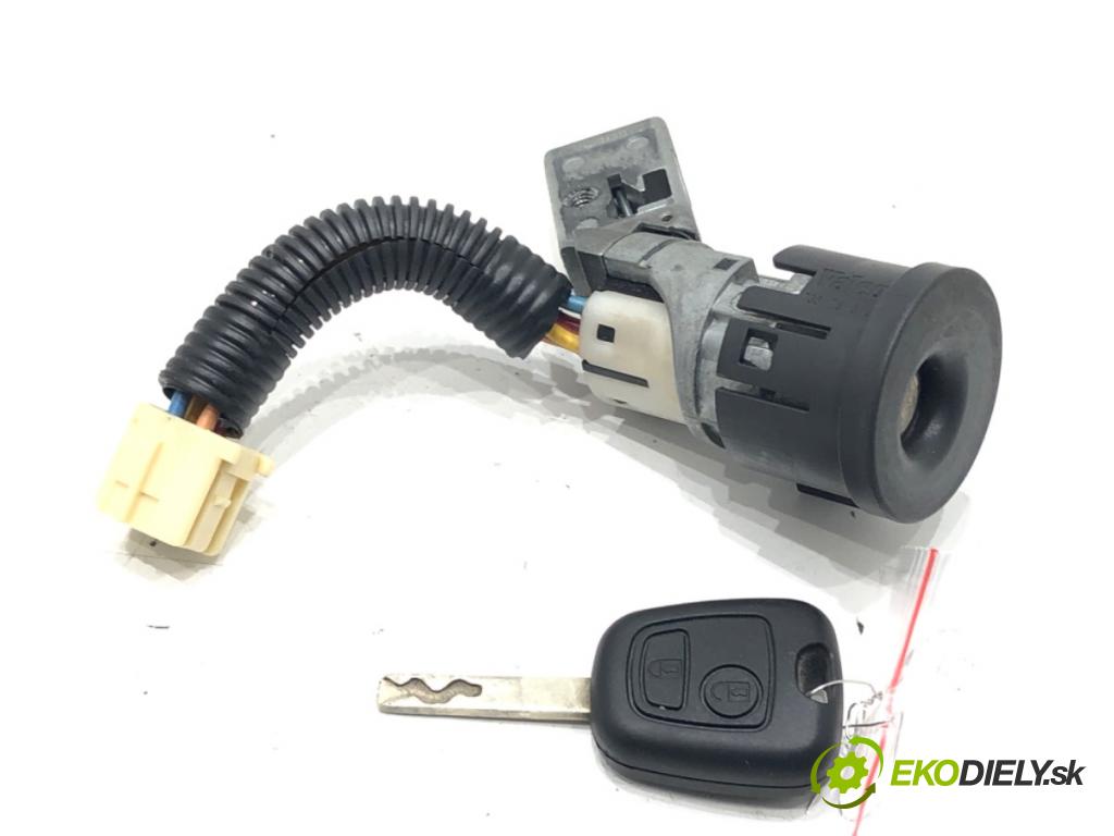 TOYOTA AYGO (_B1_) 2005 - 2014    1.0 (KGB10_) 50 kW [68 KM] benzyna 2005 - 2014  spinačka N0501412 (Spínacie skrinky a kľúče)