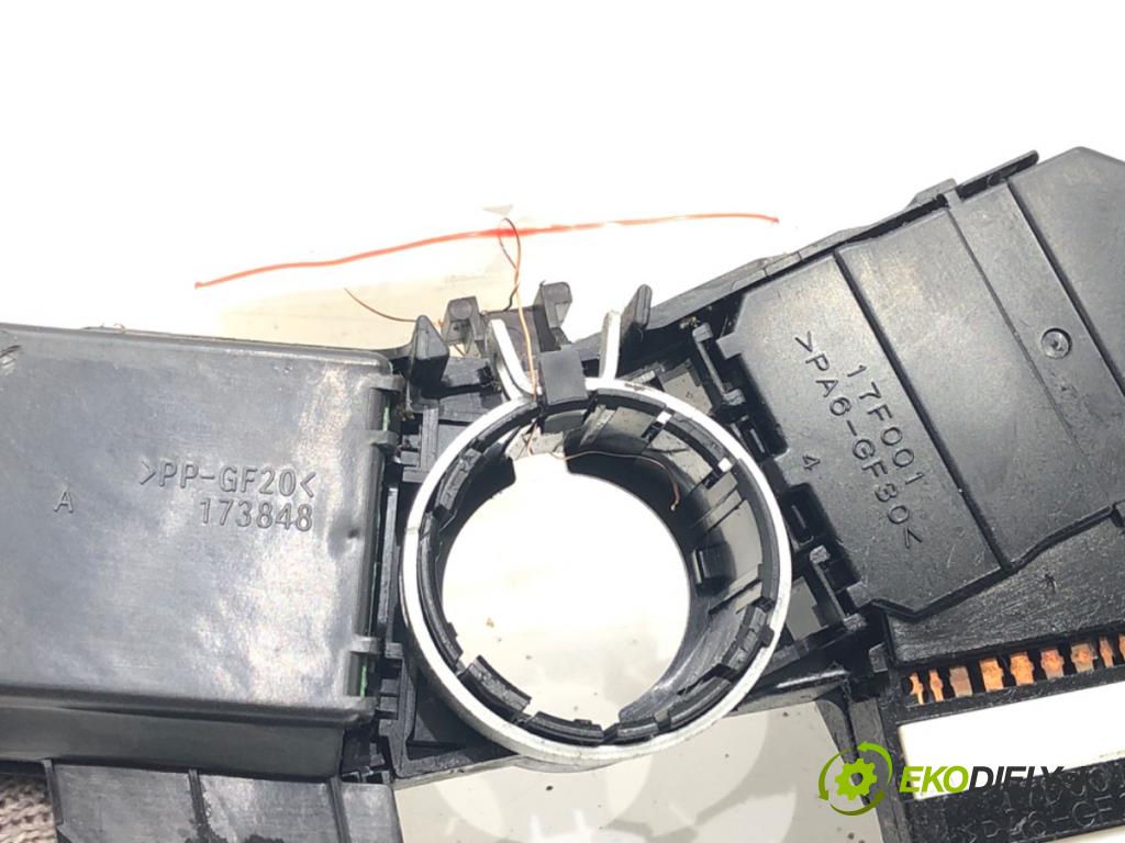 TOYOTA AYGO (_B1_) 2005 - 2014    1.0 (KGB10_) 50 kW [68 KM] benzyna 2005 - 2014  Prepínač kombinovaný 17F001 (Prepínače, spínače, tlačidlá a ovládače kúrenia)