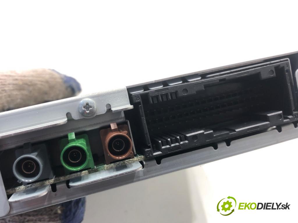 AUDI Q5 (8RB) 2008 - 2017    SQ5 TDI quattro 240 kW [326 KM] olej napędowy 2015 - 2017  Modul KAMERY ZPĚT: 8R0907441A (Ostatné)