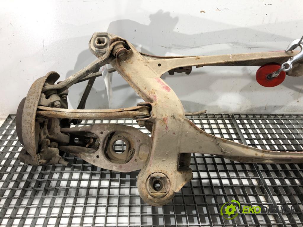 MERCEDES-BENZ W124 sedan 1988 80 kW 300 D (124.130) 2996 Výstuha zad