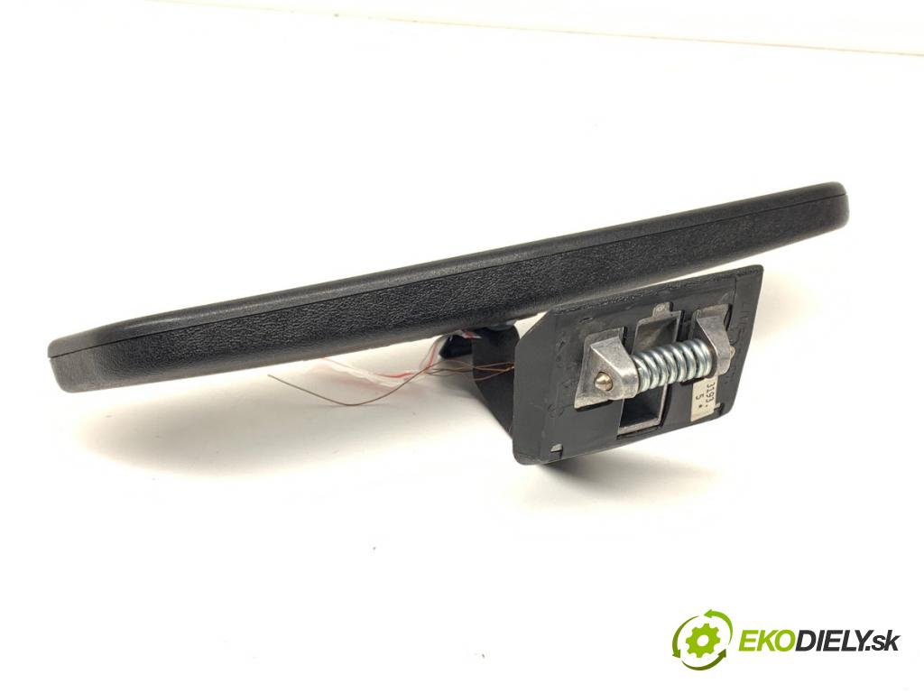 MERCEDES-BENZ 124 sedan (W124) 1984 - 1993    300 D (124.130) 80 kW [109 KM] olej napędowy 1984 - 1989  zpětné zrcátko vnitřní  (Světla vnitřní)