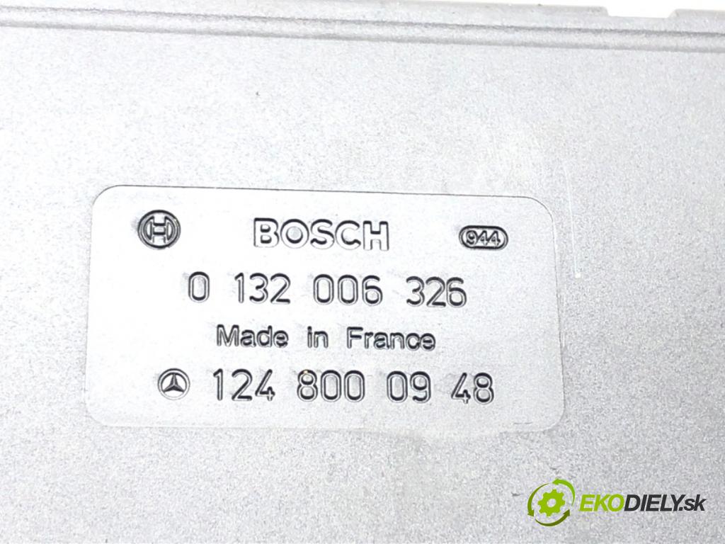 MERCEDES-BENZ 124 sedan (W124) 1984 - 1993    300 D (124.130) 80 kW [109 KM] olej napędowy 1984 - 1989  pumpa centrálneho zámku 1248000948 (Riadiaca jednotka centrálneho zámku)