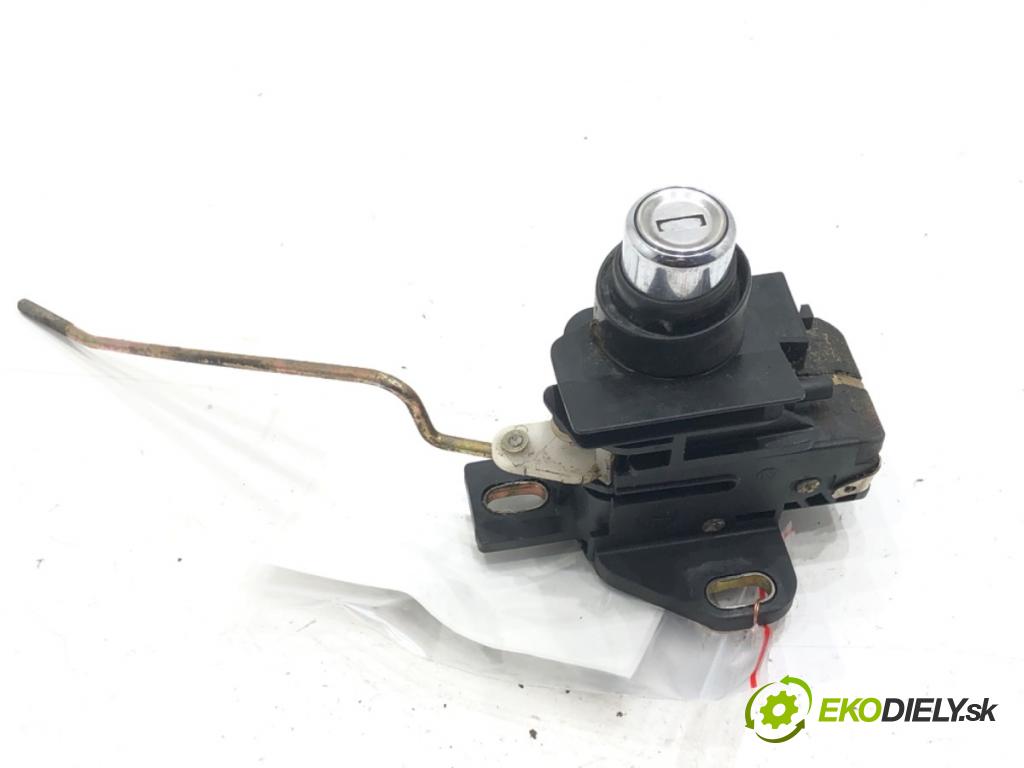 MERCEDES-BENZ W124 sedan 1988 80 kW 300 D (124.130) 2996 Kľučka dverí zad 