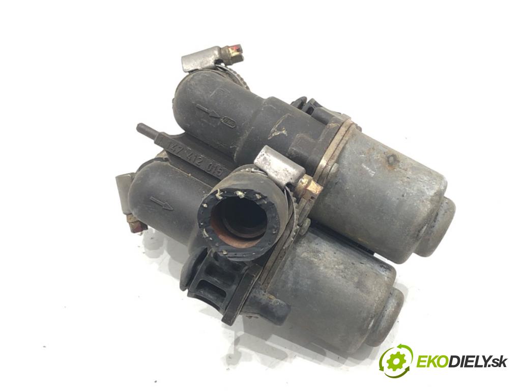 MERCEDES-BENZ 124 sedan (W124) 1984 - 1993    300 D (124.130) 80 kW [109 KM] olej napędowy 1984 - 1989  Magnetický ventil vody 1147412015 (Ostatné)