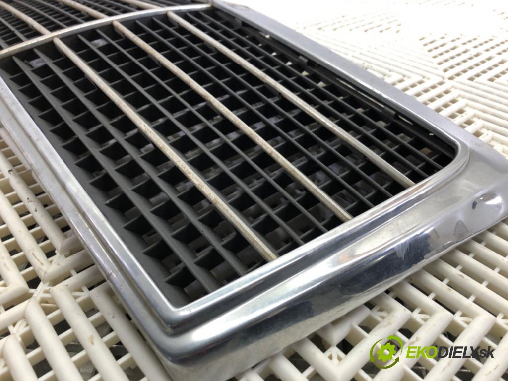 MERCEDES-BENZ 124 sedan (W124) 1984 - 1993    300 D (124.130) 80 kW [109 KM] olej napędowy 1984 - 1989  mřížka maska 1248880223 (Mřížky (masky) chladičů)