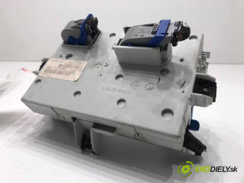 JEEP CHEROKEE (KL) 2013 - 2022    3.2 V6 200 kW [272 KM] benzyna 2013 - 2022  modul BSI 68273255AD (Pojistkové skříňky)