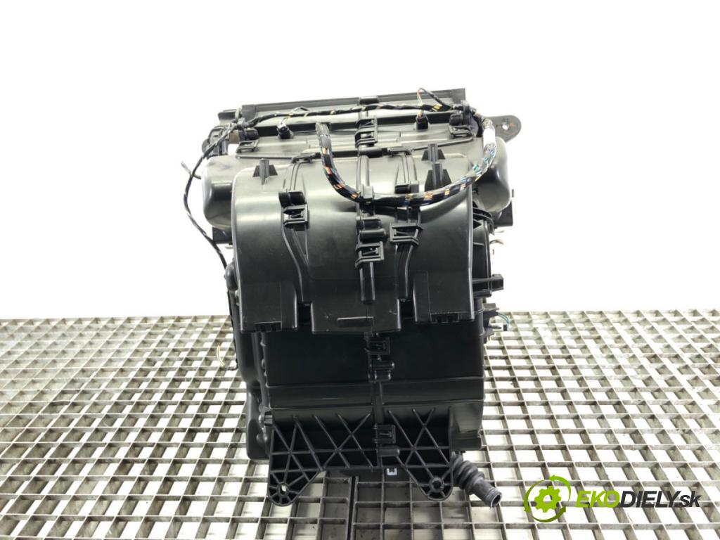 JEEP CHEROKEE (KL) 2013 - 2022    3.2 V6 200 kW [272 KM] benzyna 2013 - 2022  topné těleso radiátor topení 68247610AE (Radiátory topení)