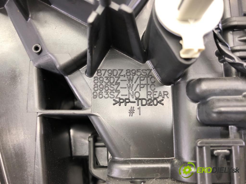 JEEP CHEROKEE (KL) 2013 - 2022    3.2 V6 200 kW [272 KM] benzyna 2013 - 2022  topné těleso radiátor topení 68247610AE (Radiátory topení)