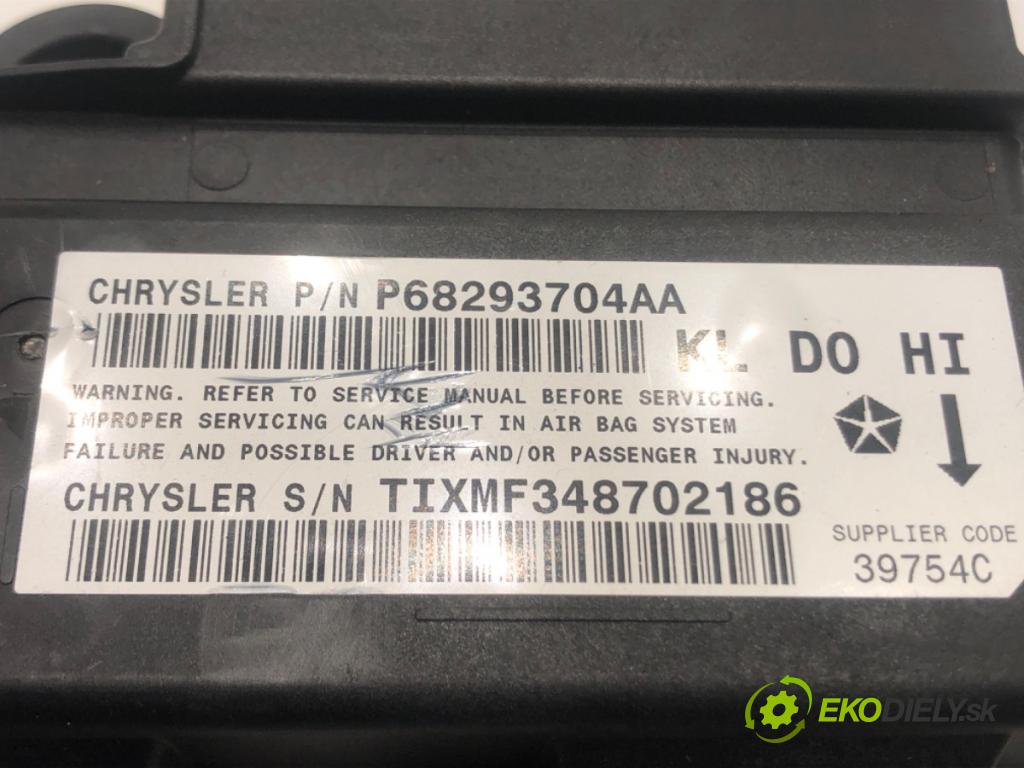 JEEP CHEROKEE (KL) 2013 - 2022    3.2 V6 200 kW [272 KM] benzyna 2013 - 2022  senzor airbag P68293704AA (Snímače)