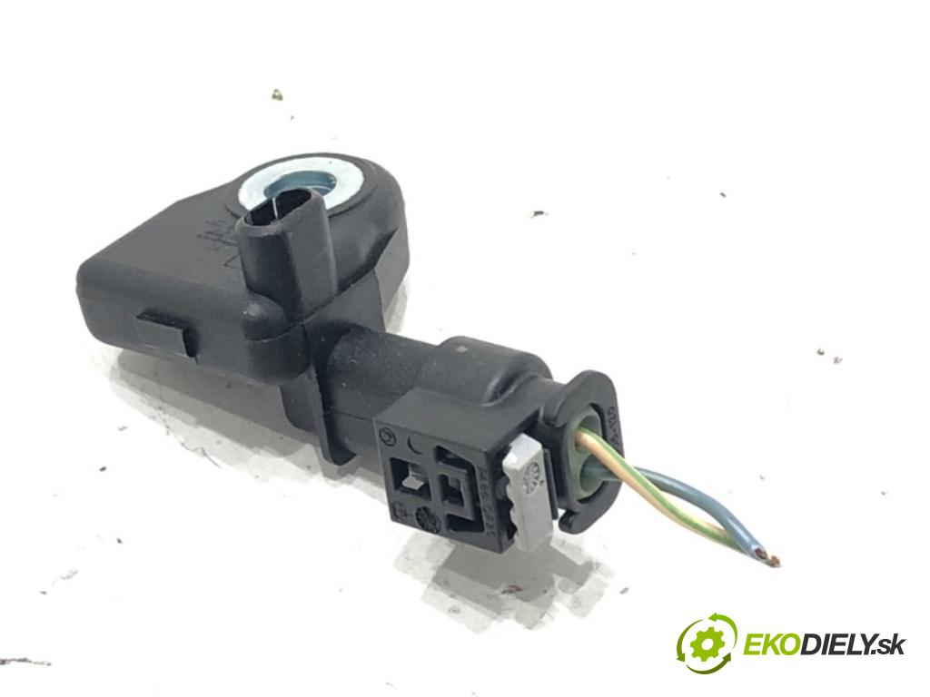 JEEP CHEROKEE (KL) 2013 - 2022    3.2 V6 200 kW [272 KM] benzyna 2013 - 2022  Snímač nárazu 56038975AA (Snímače nárazu)