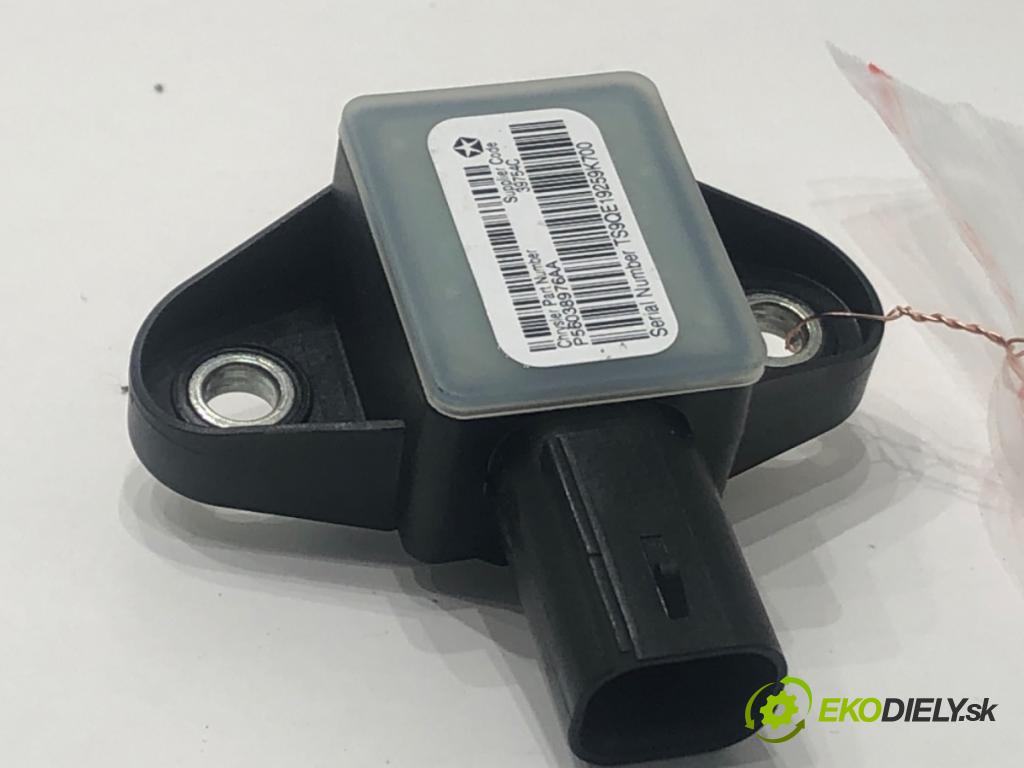 JEEP CHEROKEE (KL) 2013 - 2022    3.2 V6 200 kW [272 KM] benzyna 2013 - 2022  Snímač nárazu P56038976AA (Snímače nárazu)