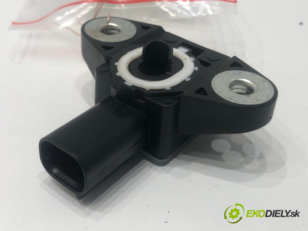 JEEP CHEROKEE (KL) 2013 - 2022    3.2 V6 200 kW [272 KM] benzyna 2013 - 2022  Snímač nárazu P56038976AA (Snímače nárazu)