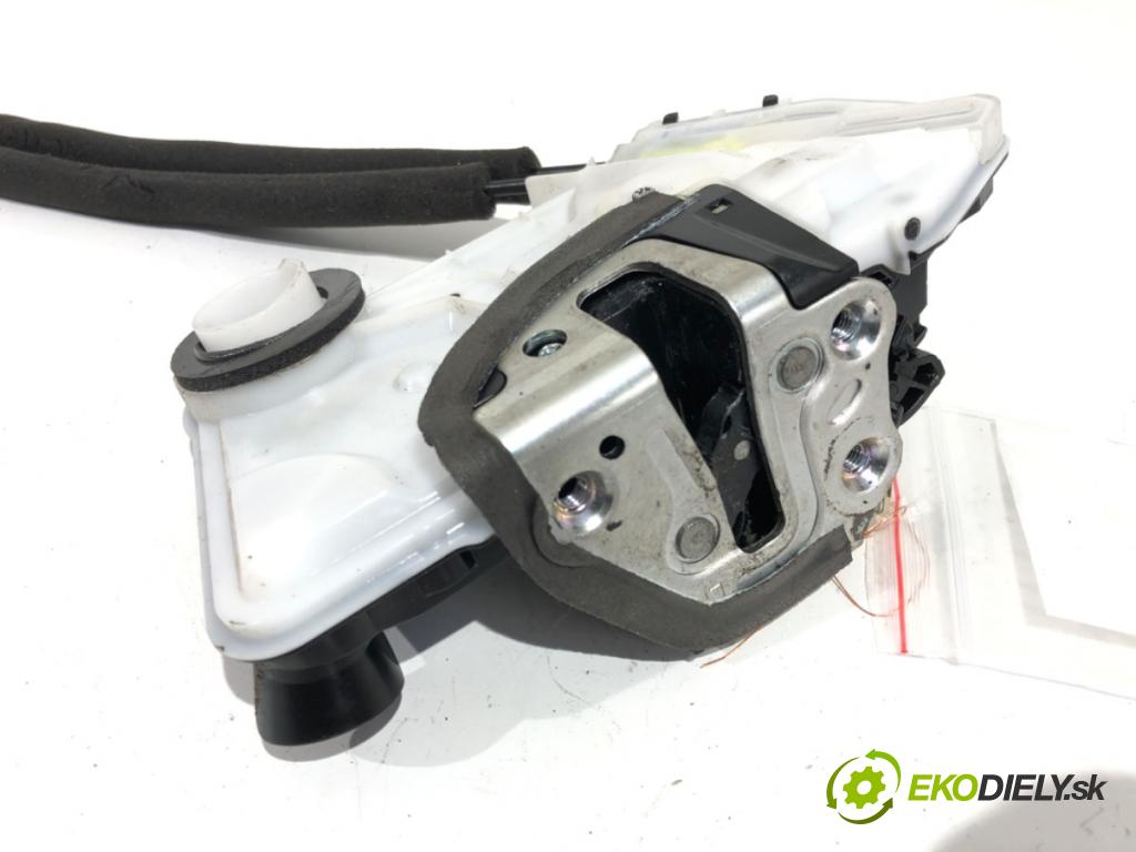 TOYOTA C-HR (_X1_) 2016 - 2022    1.2 (NGX10_) 85 kW [116 KM] benzyna 2016 - 2022  zámok dveře levý přední část