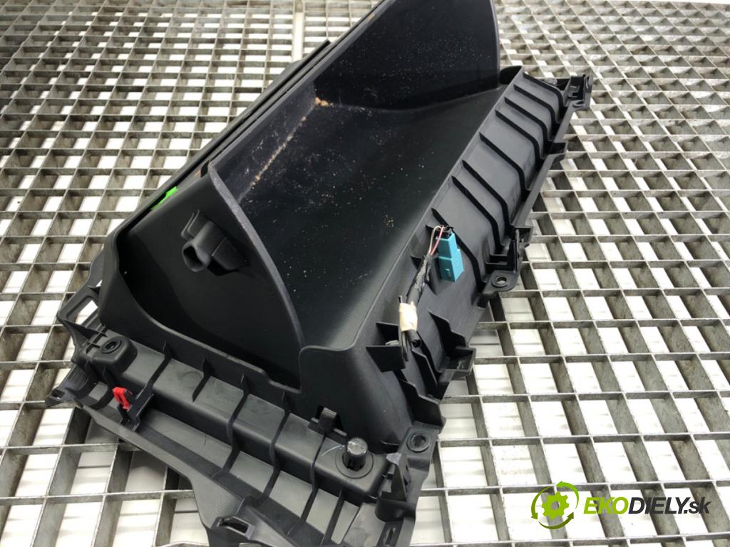 TOYOTA C-HR (_X1_) 2016 - 2022    1.2 (NGX10_) 85 kW [116 KM] benzyna 2016 - 2022  Priehradka, kastlík spolujazdca  (Priehradka, kastlík)