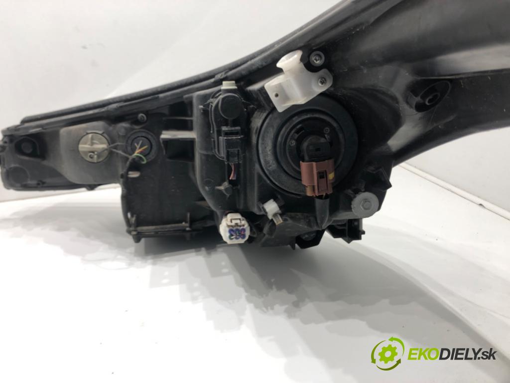 TOYOTA C-HR (_X1_) 2016 - 2022    1.2 (NGX10_) 85 kW [116 KM] benzyna 2016 - 2022  světlomet pravý přední část 81110-F4030-00