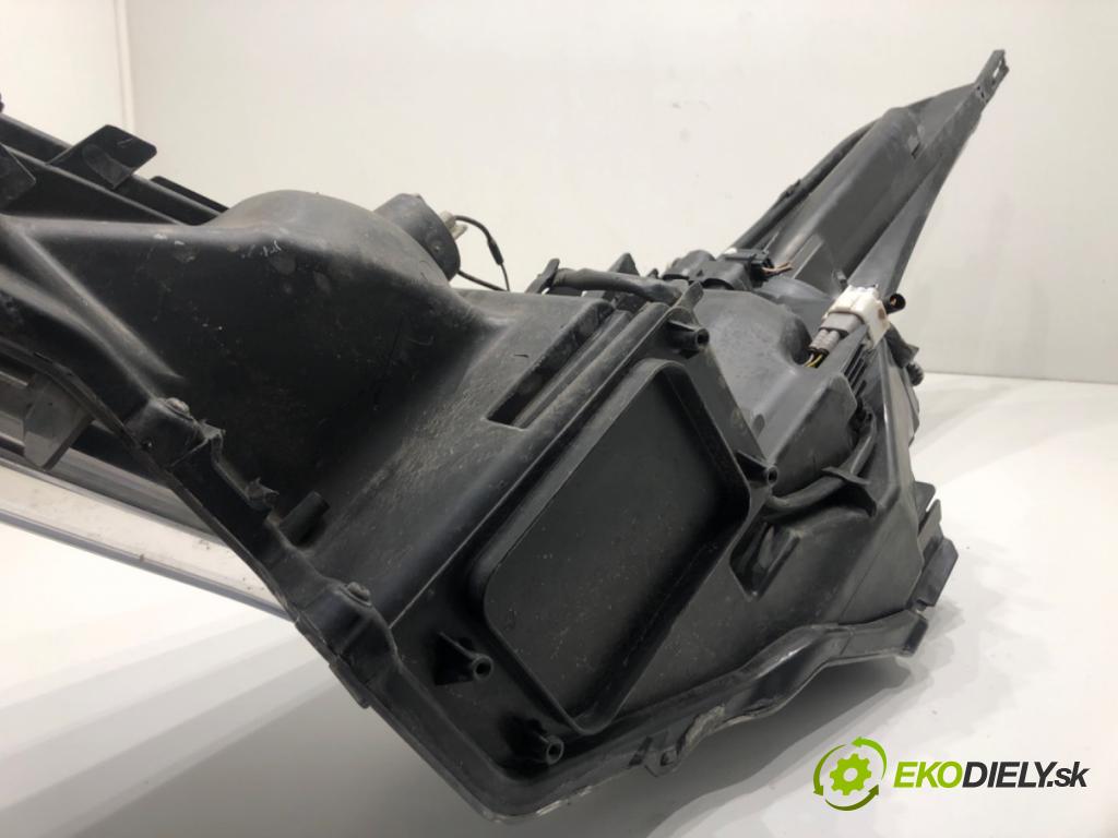 TOYOTA C-HR (_X1_) 2016 - 2022    1.2 (NGX10_) 85 kW [116 KM] benzyna 2016 - 2022  světlomet pravý přední část 81110-F4030-00
