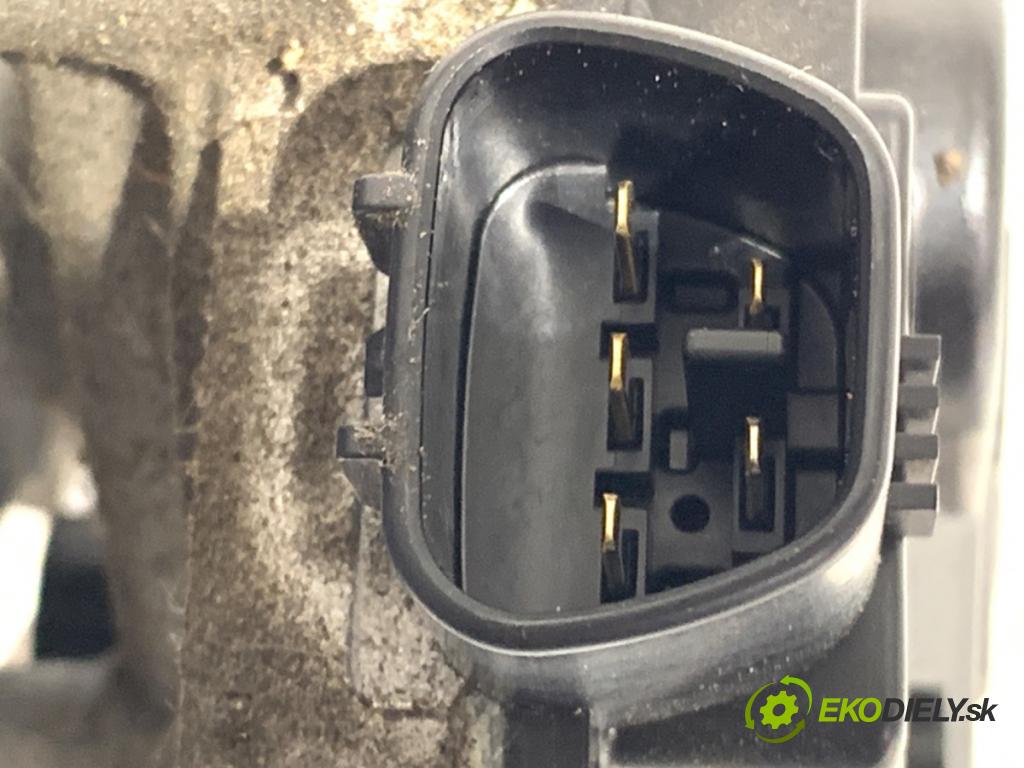 TOYOTA C-HR (_X1_) 2016 - 2022    1.2 (NGX10_) 85 kW [116 KM] benzyna 2016 - 2022  Mechanizmus stieračov predný 85110-F4010 (Motorček stieračov predné)