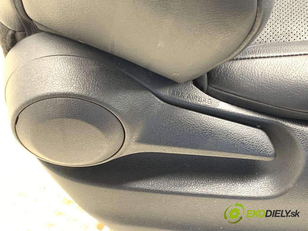 TOYOTA C-HR (_X1_) 2016 - 2022    1.2 (NGX10_) 85 kW [116 KM] benzyna 2016 - 2022  Sedadlo pravy predný