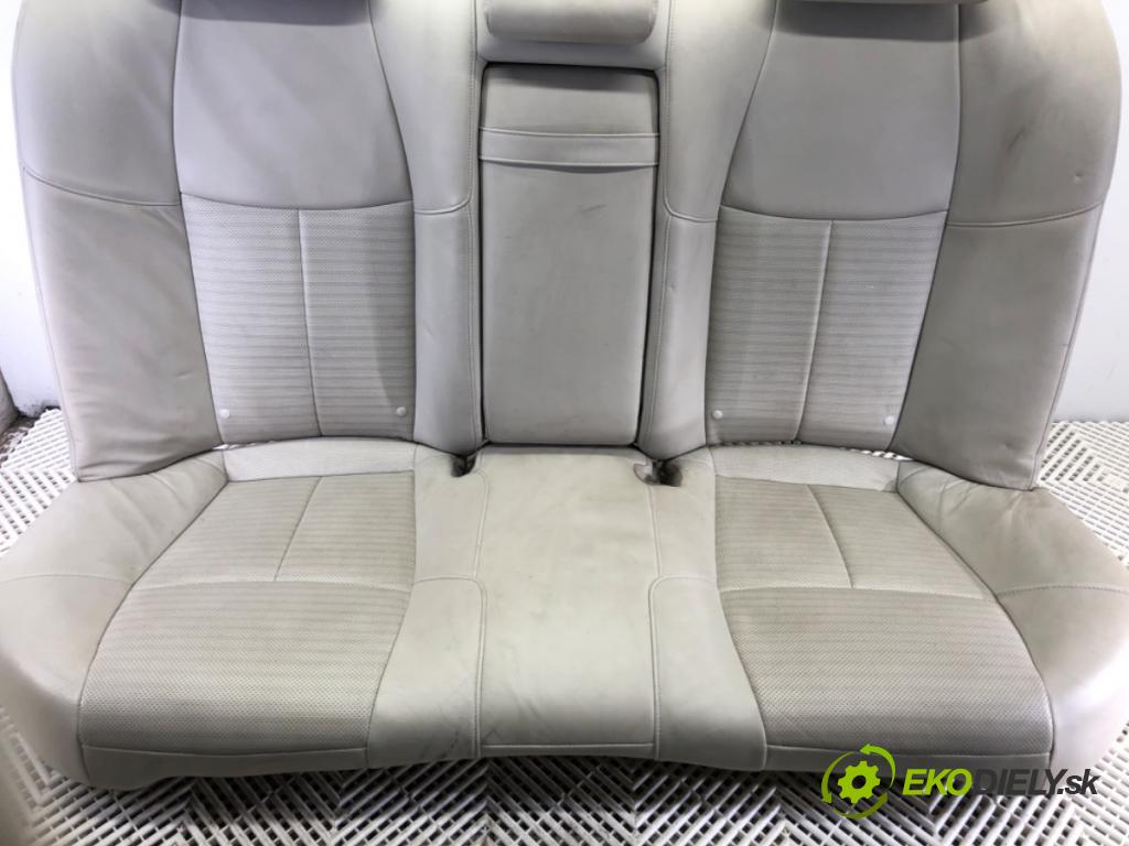 INFINITI Q70 (Y51) 2013 - 2022    3.0 175 kW [238 KM] olej napędowy 2013 - 2022  Sedadlo druhý rad