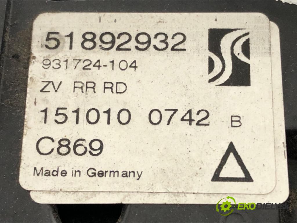 FIAT PUNTO EVO (199_) 2008 - 2022    1.4 (199AXB1A) 57 kW [77 KM] benzyna 2009 - 2012  zámok dveře pravý zadní část 51892932