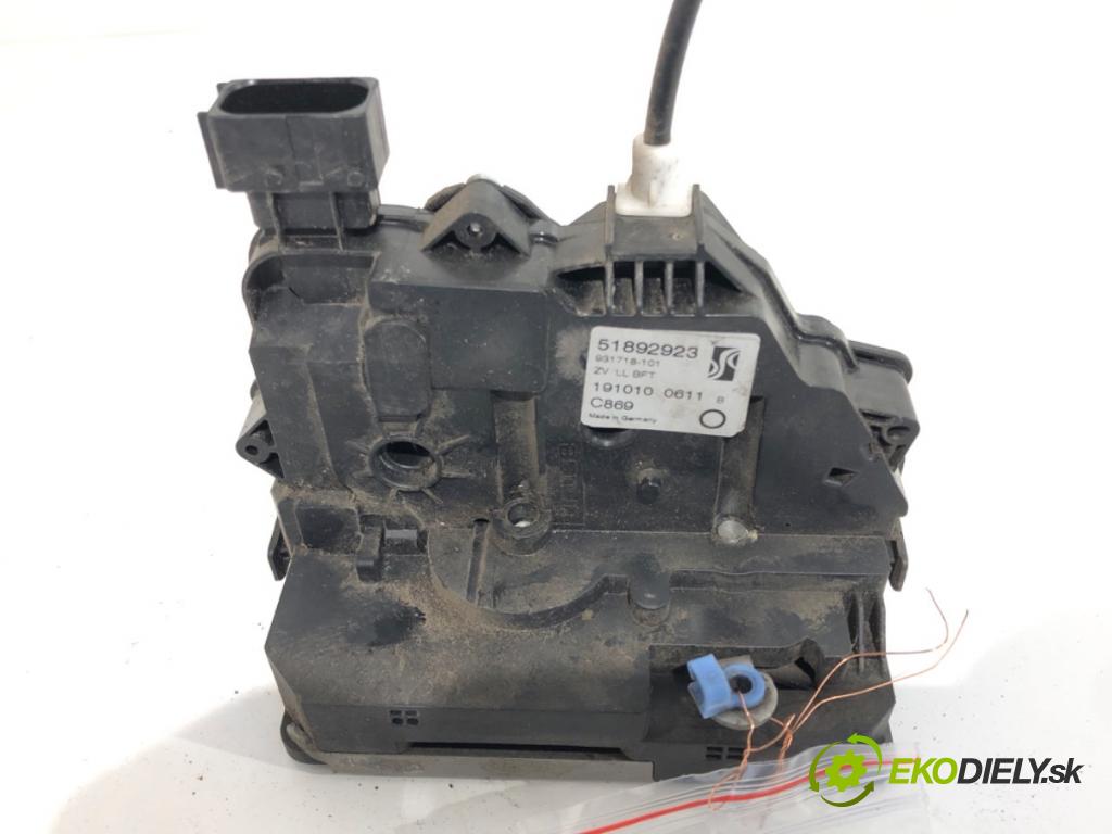 FIAT PUNTO EVO (199_) 2008 - 2022    1.4 (199AXB1A) 57 kW [77 KM] benzyna 2009 - 2012  zámok dveře pravý přední část 51892923