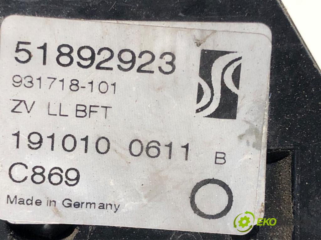 FIAT PUNTO EVO (199_) 2008 - 2022    1.4 (199AXB1A) 57 kW [77 KM] benzyna 2009 - 2012  zámok dveře pravý přední část 51892923