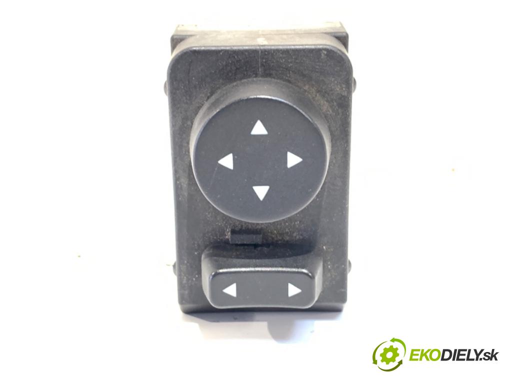 FIAT PUNTO EVO (199_) 2008 - 2022    1.4 (199AXB1A) 57 kW [77 KM] benzyna 2009 - 2012  Prepínač nastavenia spätných zrkadiel 28710A822 (Prepínač/spínač/tlačidlo a ovládač kúrenia)