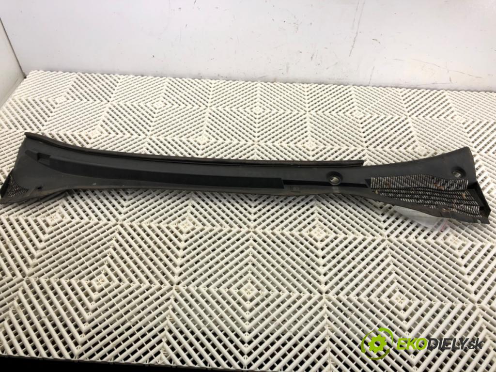 FIAT PUNTO EVO (199_) 2008 - 2022    1.4 (199AXB1A) 57 kW [77 KM] benzyna 2009 - 2012  Torpédo, plast pod čelné okno 51748698 (Torpéda)