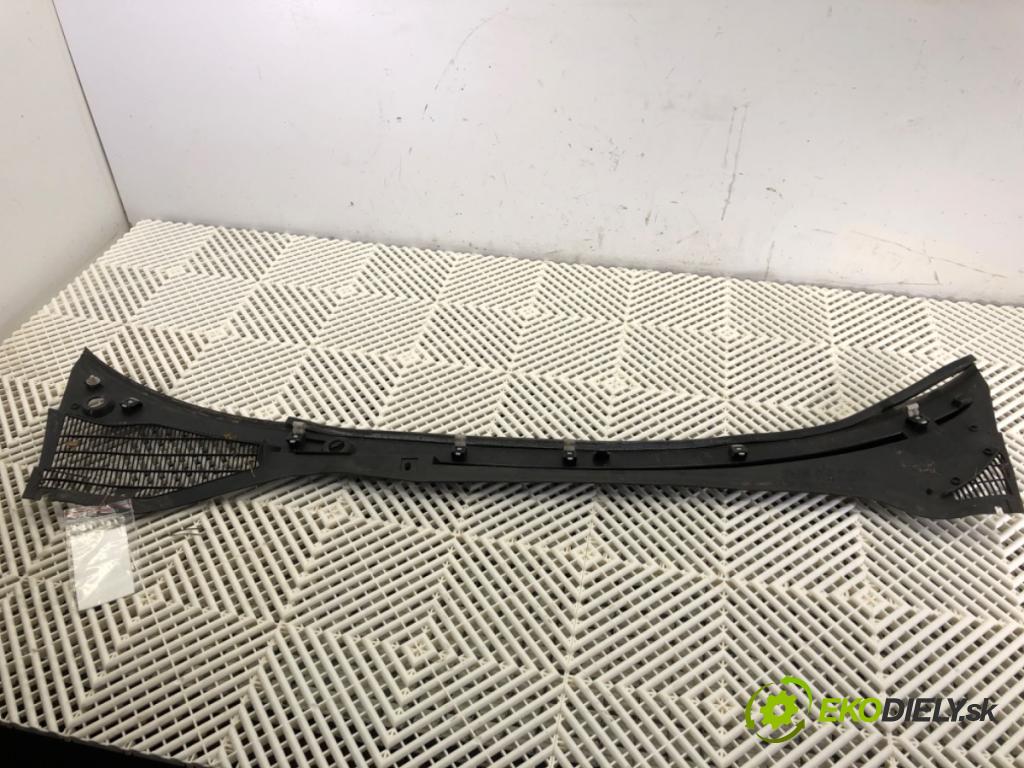 FIAT PUNTO EVO (199_) 2008 - 2022    1.4 (199AXB1A) 57 kW [77 KM] benzyna 2009 - 2012  Torpédo, plast pod čelné okno 51748698 (Torpéda)