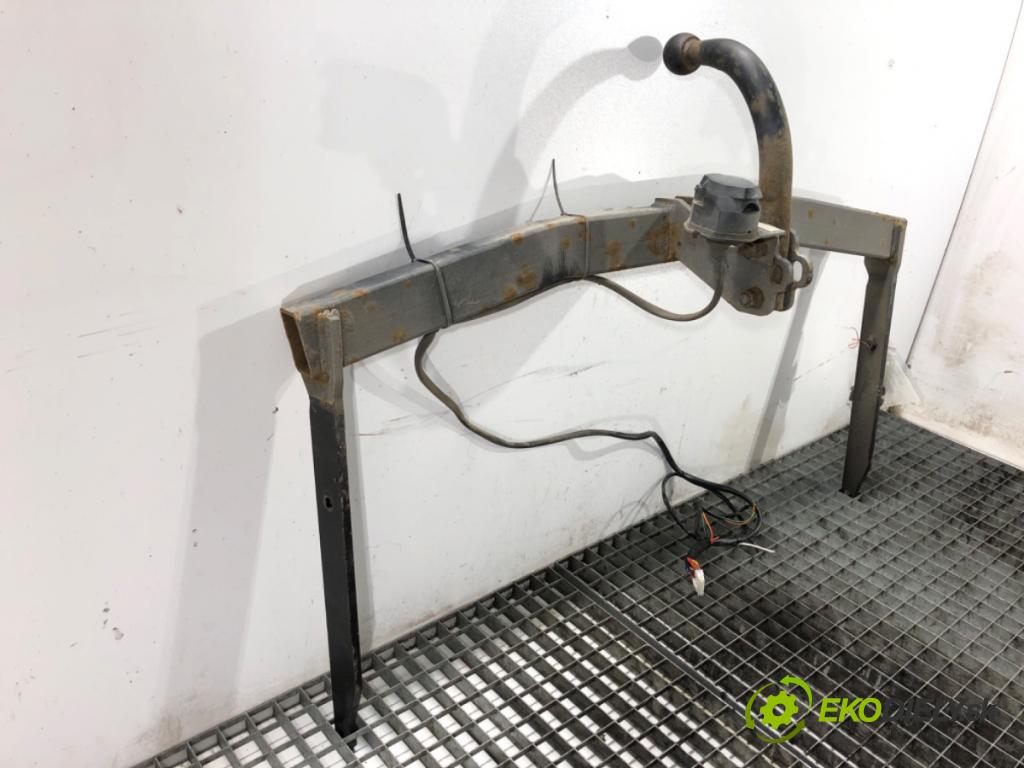 FORD FOCUS III sedan 2010 - 2022    1.6 Ti 92 kW [125 KM] benzyna 2010 - 2022  Hák tažné zařízení  (Tažná zařízení)