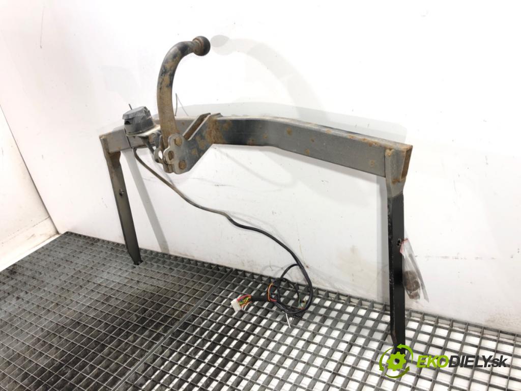 FORD FOCUS III sedan 2010 - 2022    1.6 Ti 92 kW [125 KM] benzyna 2010 - 2022  Hák tažné zařízení  (Tažná zařízení)