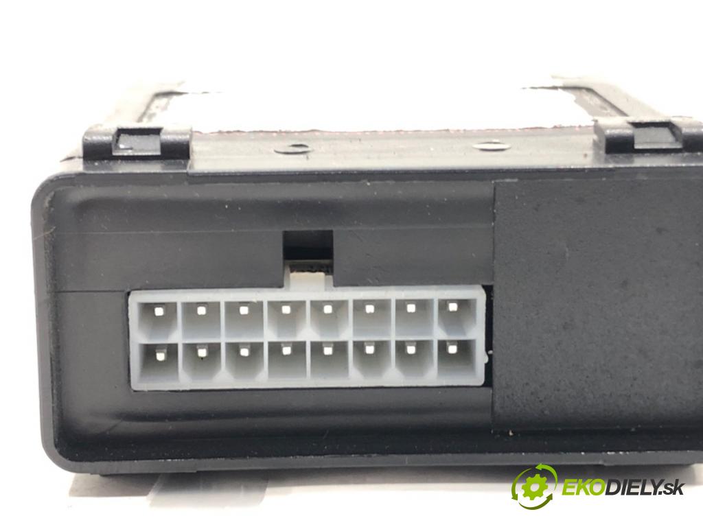 FORD FOCUS III sedan 2010 - 2022    1.6 Ti 92 kW [125 KM] benzyna 2010 - 2022  Modul ťažného oka 10R-033232 (Ostatné)