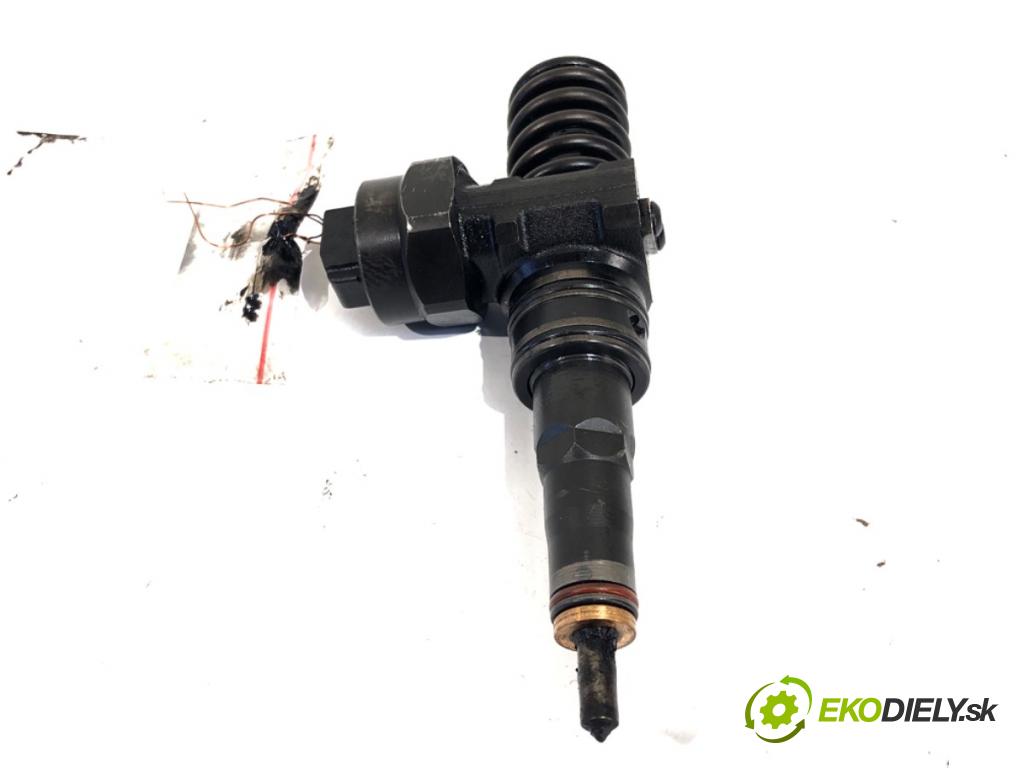 AUDI A4 B5 Kombi 2001 85 kW 1.9 TDI 1896 Vstrekovač 038130073F (Vstrekovač paliva)