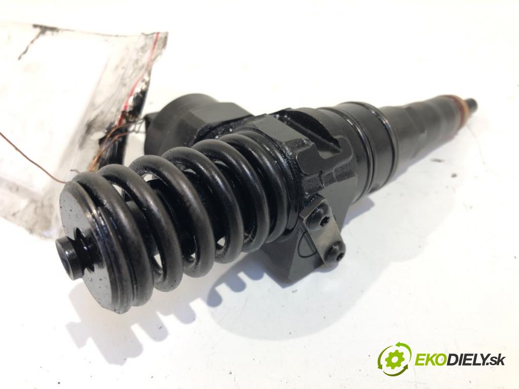 AUDI A4 B5 Kombi 2001 85 kW 1.9 TDI 1896 vstříkovač 038130073F (Vstřikovač paliva)