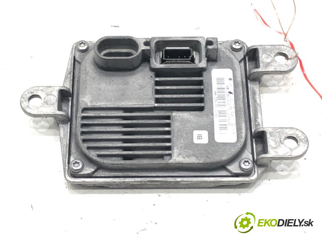 FORD MONDEO IV (BA7) 2007 - 2015    1.6 EcoBoost 118 kW [160 KM] benzyna 2011 - 2015  Menič XENON 35XT5-3-D1/12V (Riadiace jednotky xenónu)