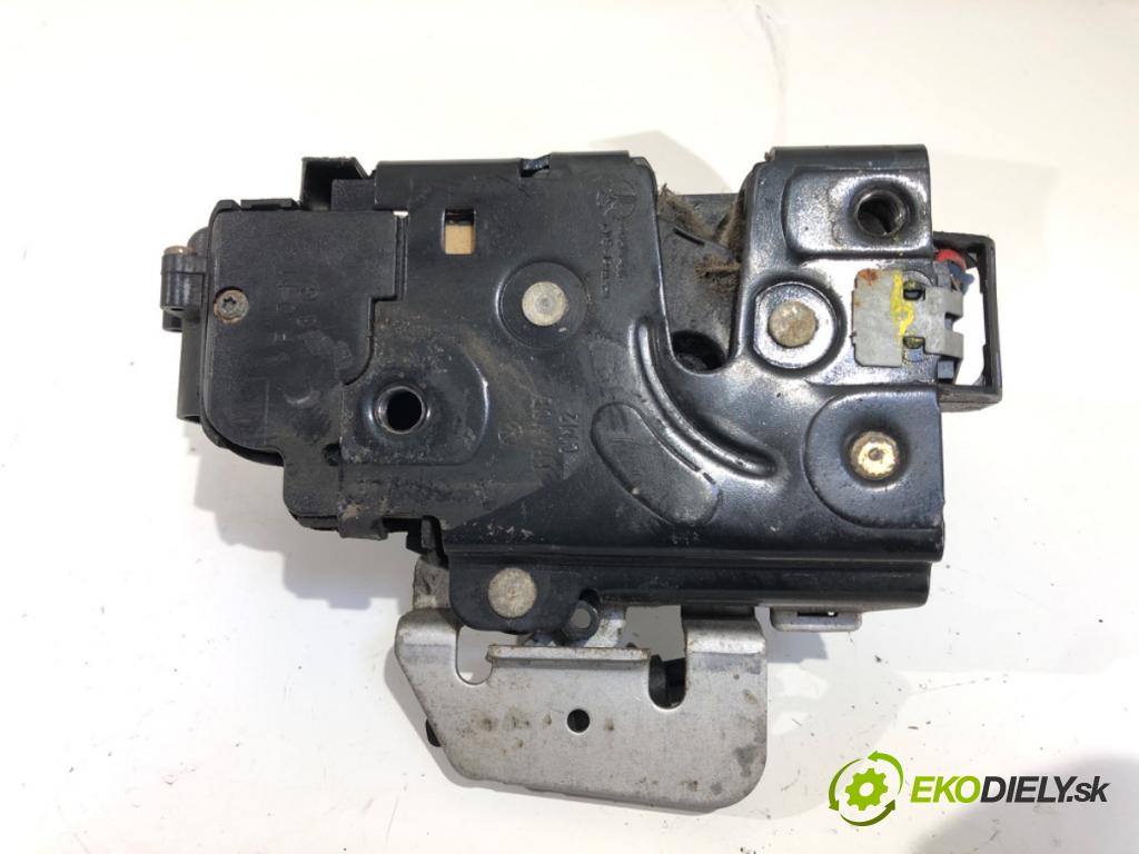 AUDI A2 (8Z0) 2000 - 2005    1.4 55 kW [75 KM] benzyna 2000 - 2005  zámok dveře levý přední část 8Z1837015D