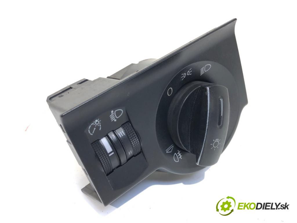 AUDI A2 (8Z0) 2000 - 2005    1.4 55 kW [75 KM] benzyna 2000 - 2005  spínač světel 1C0941531