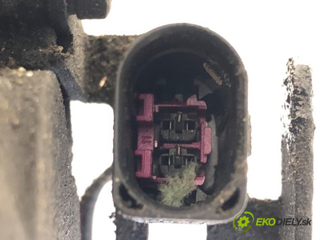 AUDI A2 (8Z0) 2000 - 2005    1.4 55 kW [75 KM] benzyna 2000 - 2005  Kompresor klimatizácie 447220-8195 (Kompresor klimatizácie)