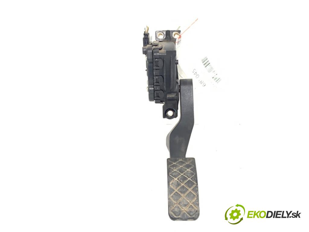 AUDI A2 (8Z0) 2000 - 2005    1.4 55 kW [75 KM] benzyna 2000 - 2005  Potenciometer plynu 8Z1721523C (Pedál)