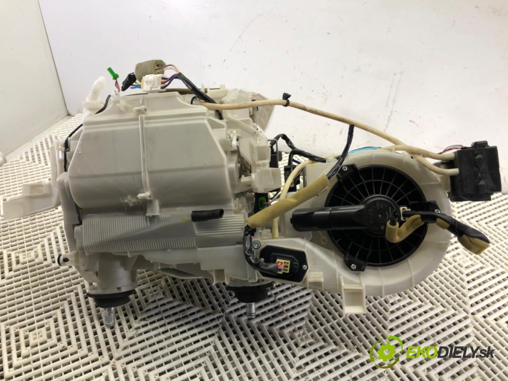 INFINITI Q70 (Y51) 2013 - 2022    3.0 175 kW [238 KM] olej napędowy 2013 - 2022  Výhrevné teleso, radiátor kúrenia KOMBAJN