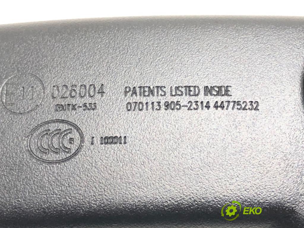 INFINITI Q70 (Y51) 2013 - 2022    3.0 175 kW [238 KM] olej napędowy 2013 - 2022  zpětné zrcátko vnitřní  (Světla vnitřní)