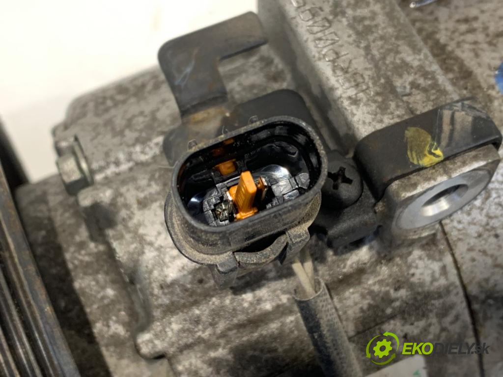 KIA CEED Sportswagon (JD) 2012 - 2018    1.6 GDI 99 kW [135 KM] benzyna 2012 - 2018  Kompresor klimatizácie F500-JDCAE15 (Kompresor klimatizácie)