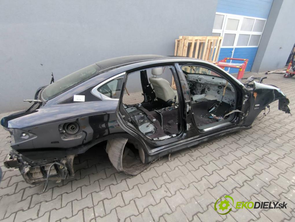 INFINITI Q70 (Y51) 2013 - 2022    3.0 175 kW [238 KM] olej napędowy 2013 - 2022  KAROSERIA ČTVRŤÁK blatník zadní část levý pravý práh střecha PODŁUŻNICA levý pravý