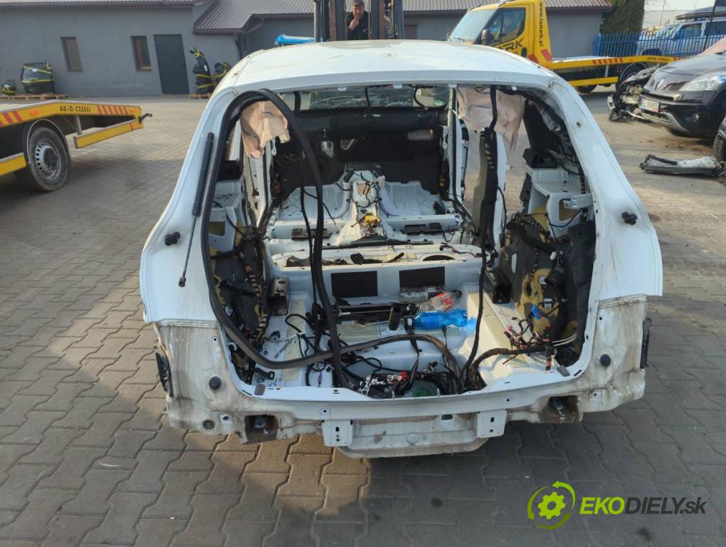 AUDI Q5 (8RB) 2008 - 2017    SQ5 TDI quattro 240 kW [326 KM] olej napędowy 2015 - 2017  KAROSERIA ČTVRŤÁK blatník zadní část levý pravý práh střecha PODŁUŻNICA levý pravý